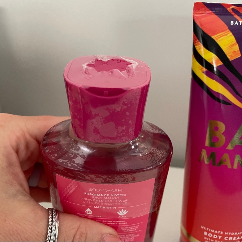 Bath & Body Works Bali Mango Body Wash Set - Red and Purple - Picture 3 of 5